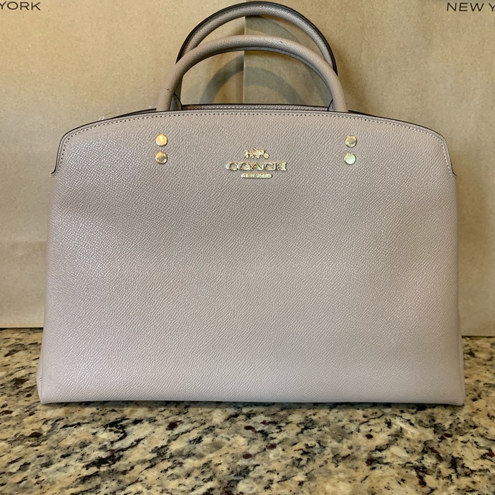 Classy Coach Purse 🧡